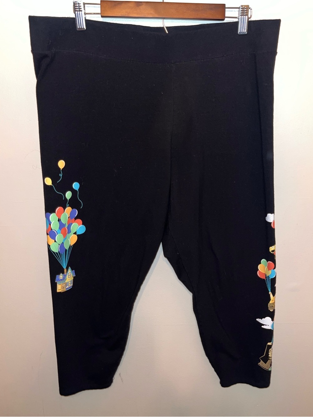 Pixar x Torrid Black “Up” Leggings Disney Crop Size 3X VGUC
